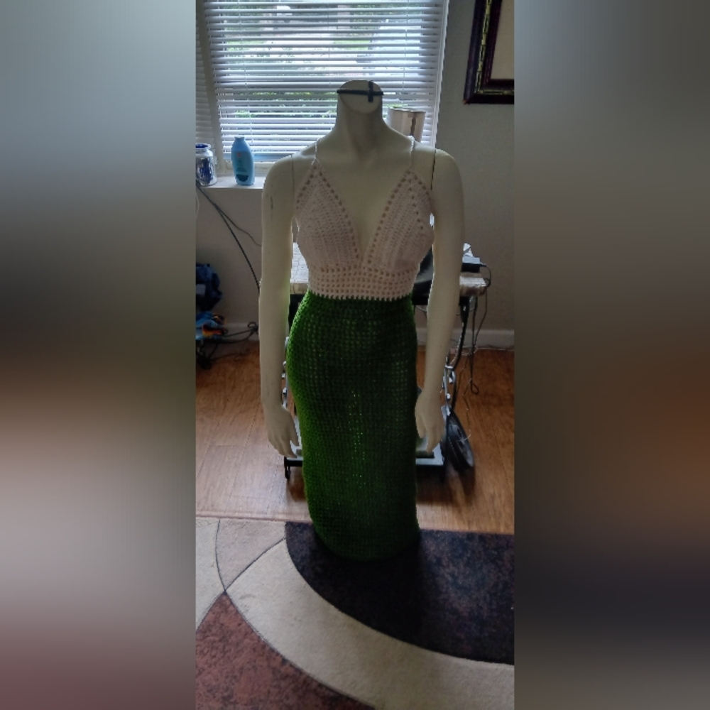 Chic Backless Green and White Dress